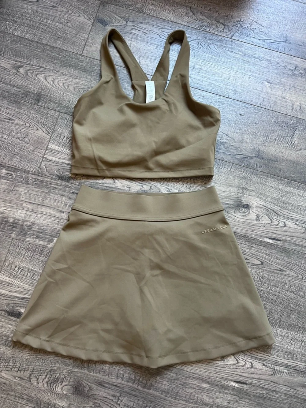 NEW Cream Yoga Carrie Bra Top & Evelyn Skort Set in Army Green - Picture 4 of 11
